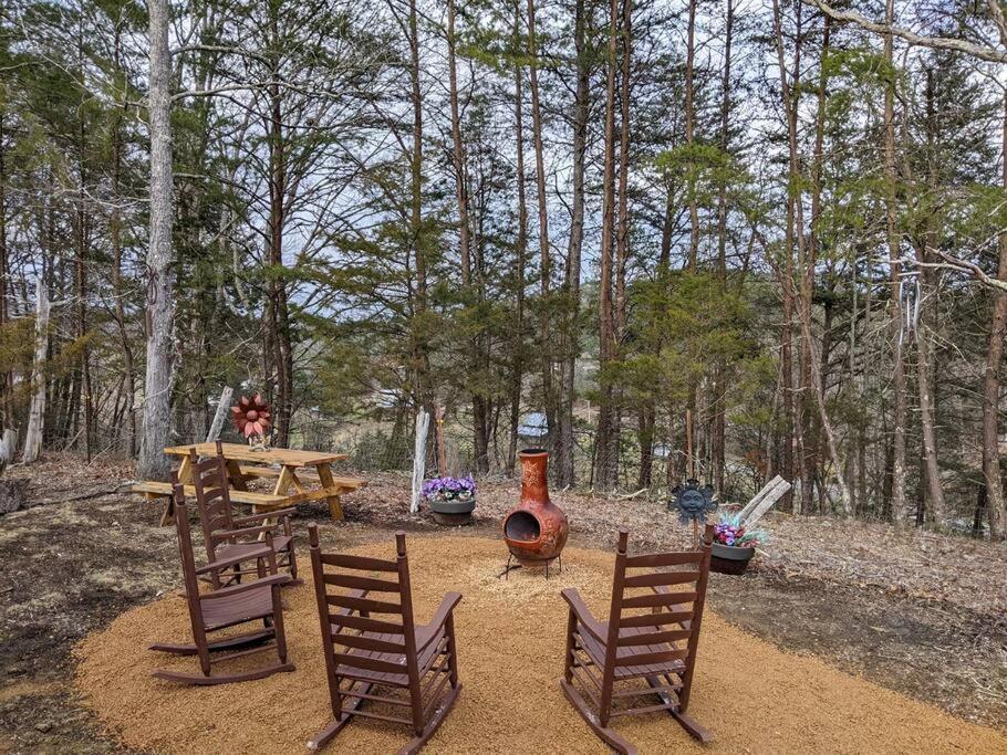 Smoky Mountain Splendor Two Third Acre 2 King Master Holiday home *
