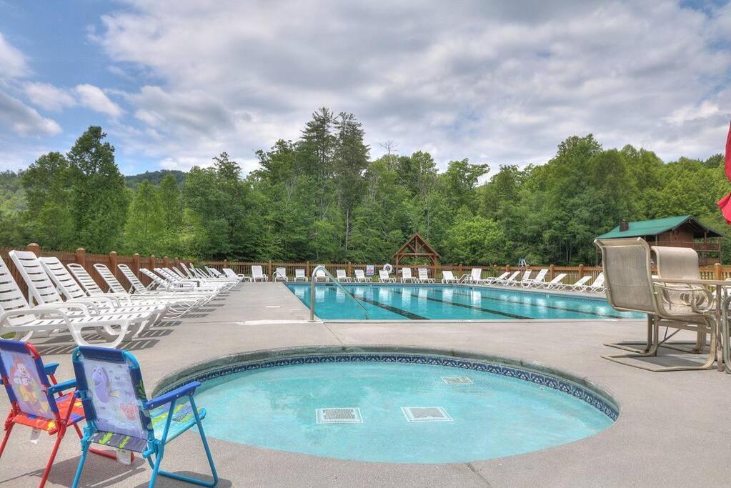 Holiday home Smoky Mountain Splendor Two Third Acre 2 King Master
