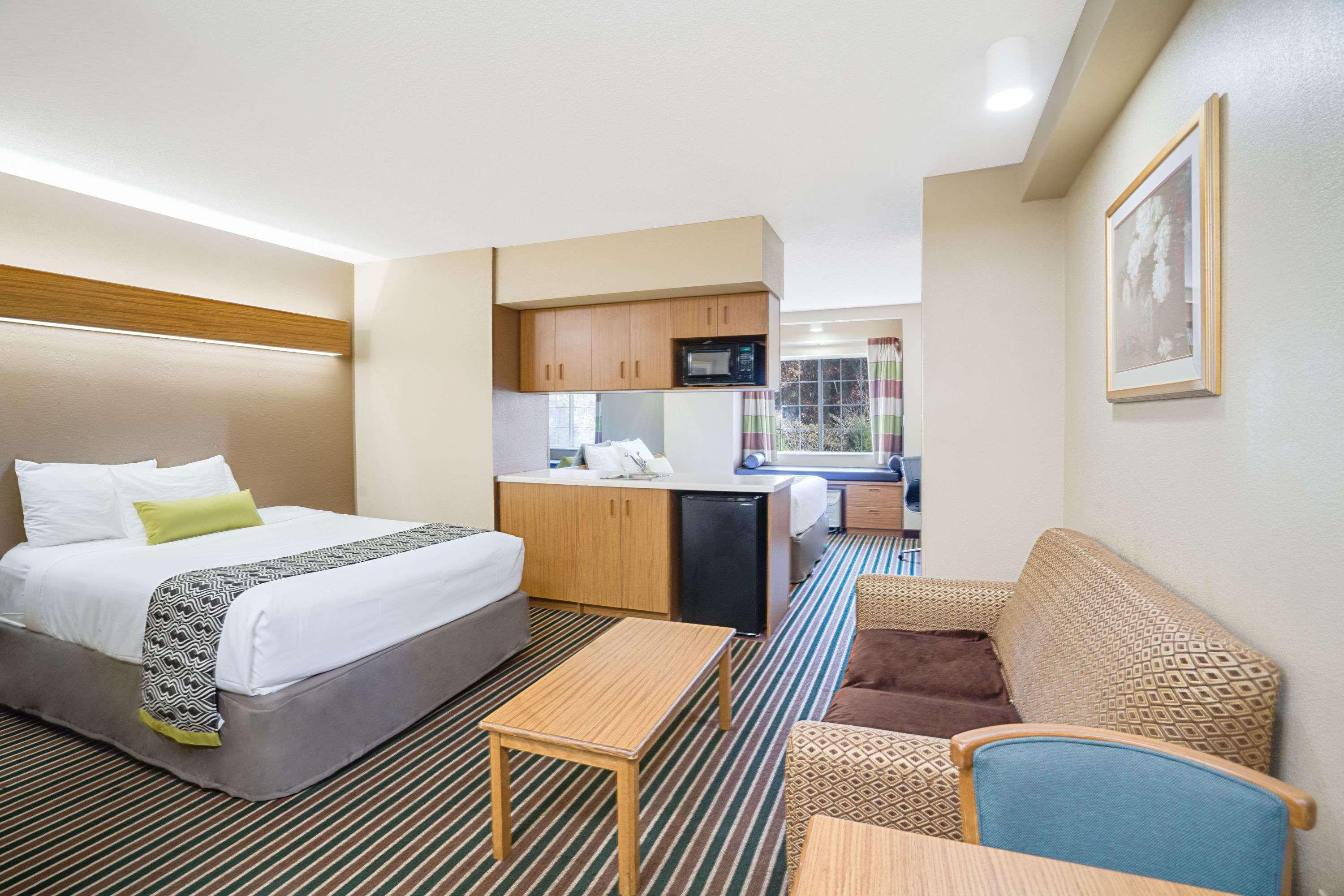 Hotel Microtel & By Wyndham 3*