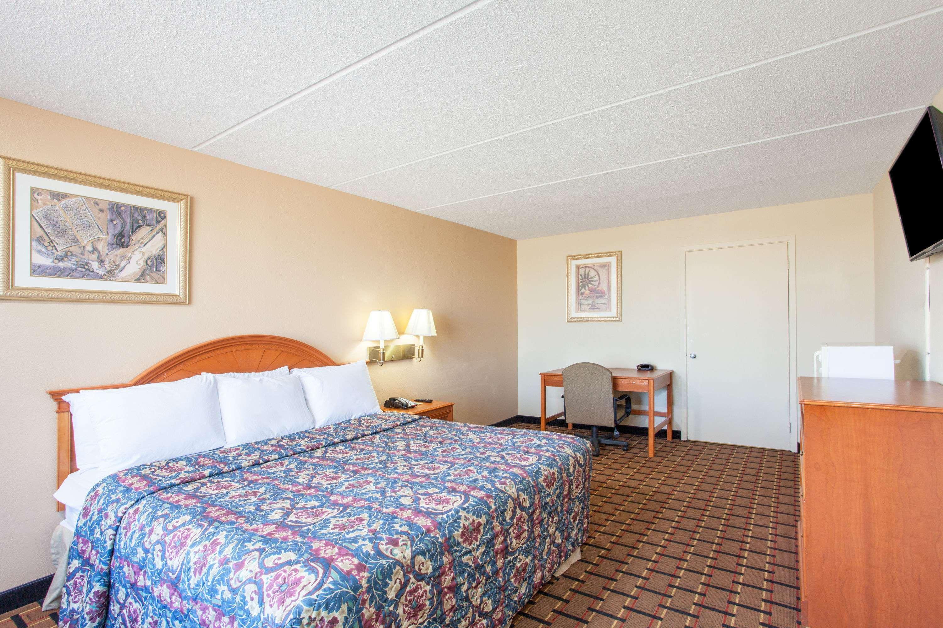 Clarion & Near The Leconte Center 2* Pigeon Forge