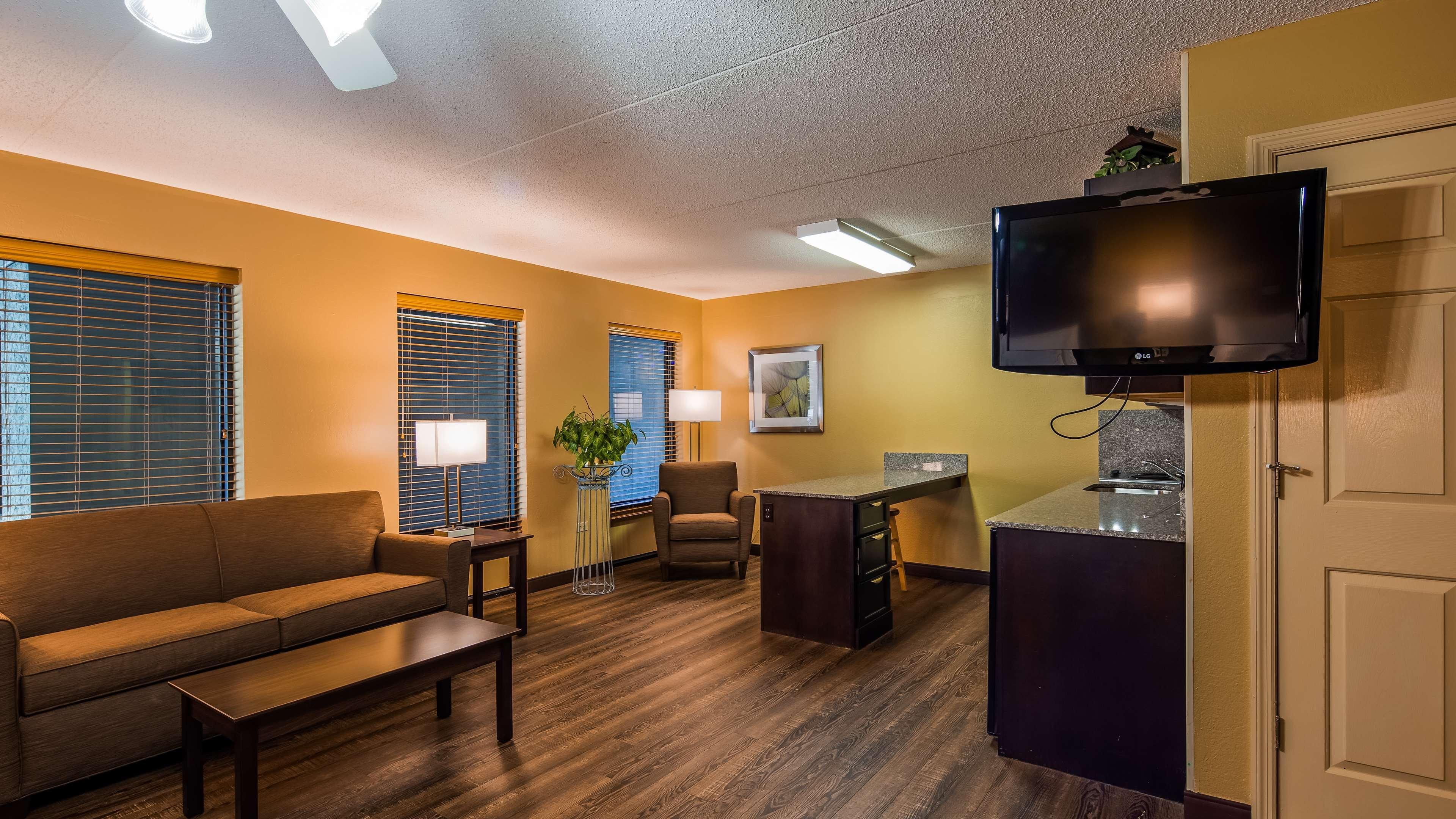 Western Plaza Hotel