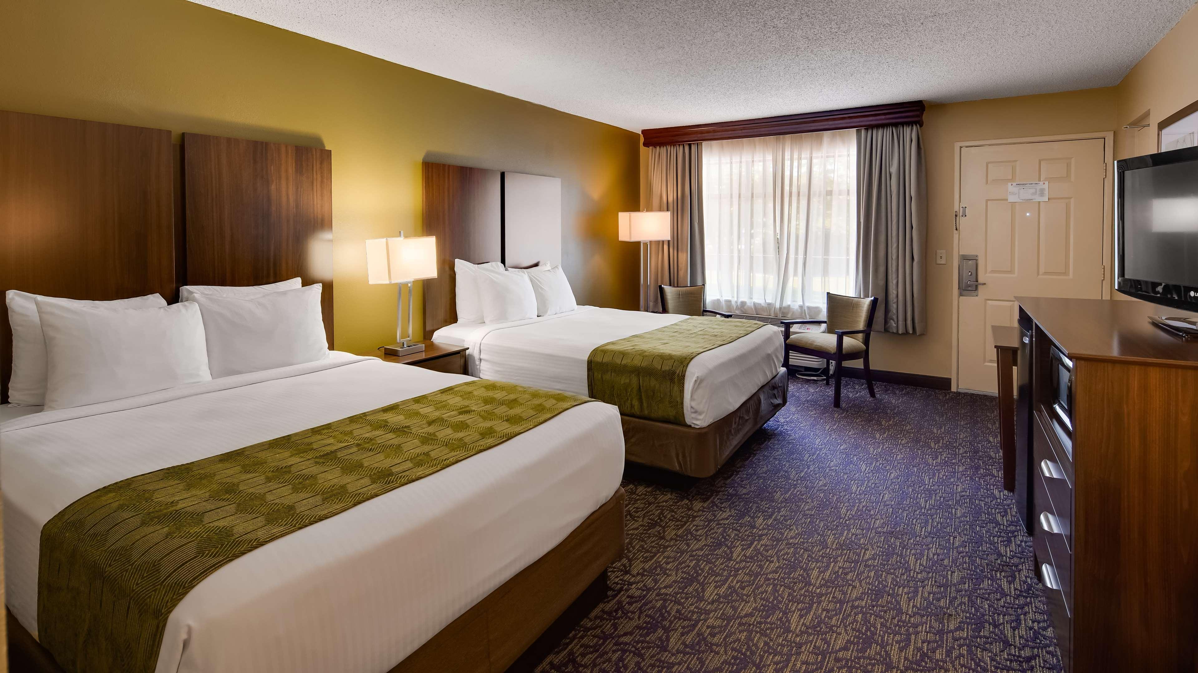 Hotel Western Plaza 3*