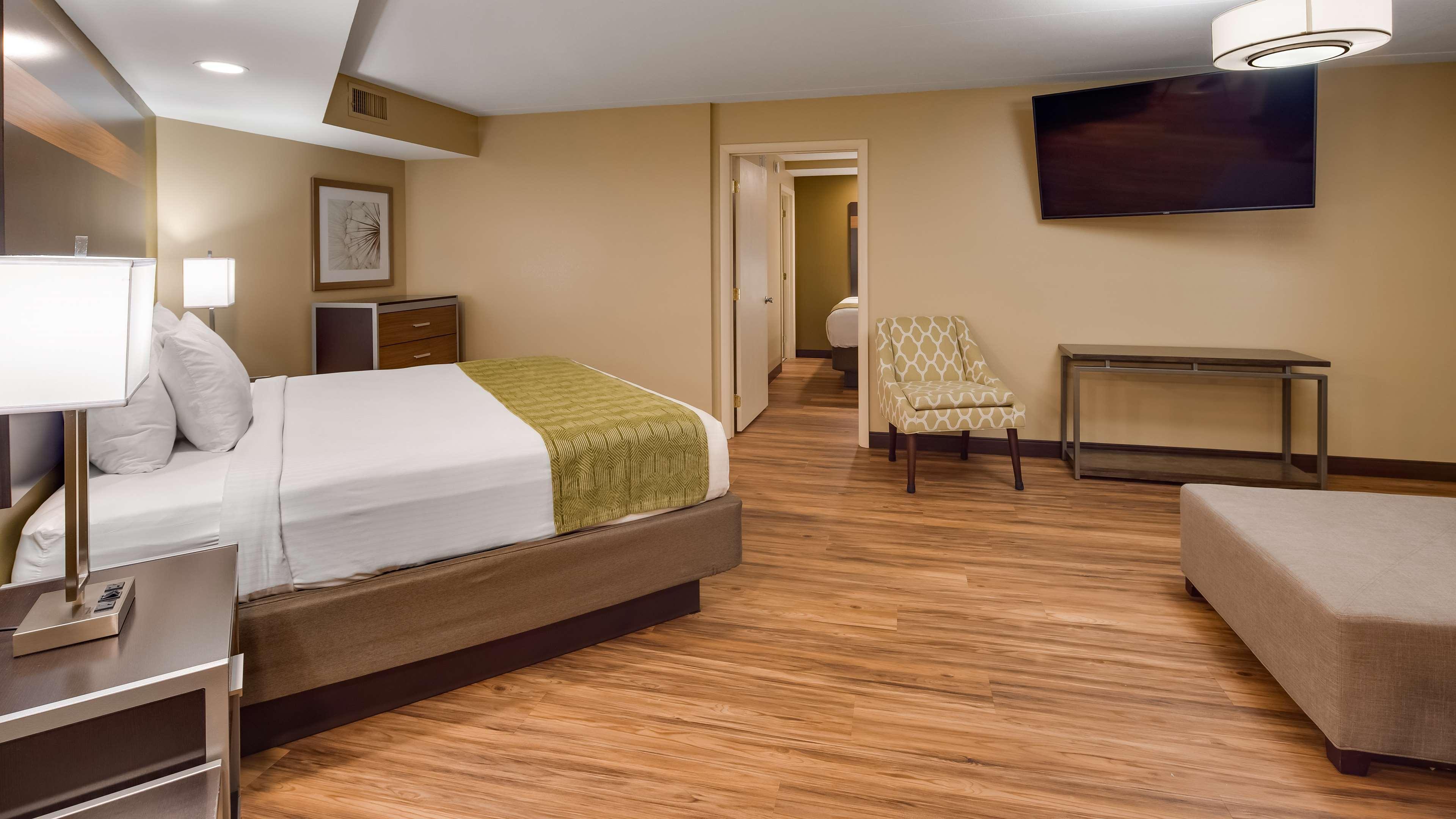 Hotel Western Plaza 3*