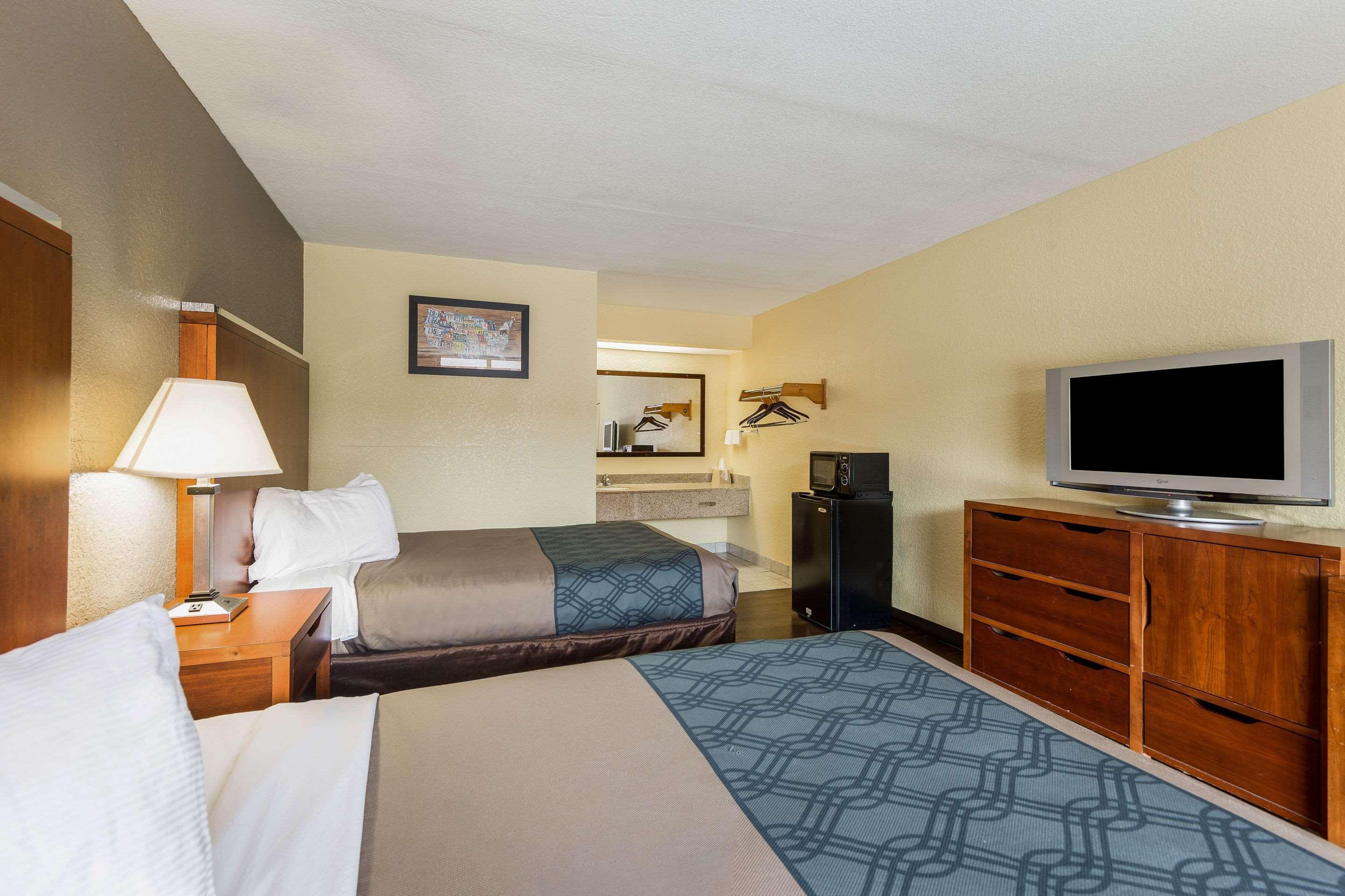 Econo Hotel