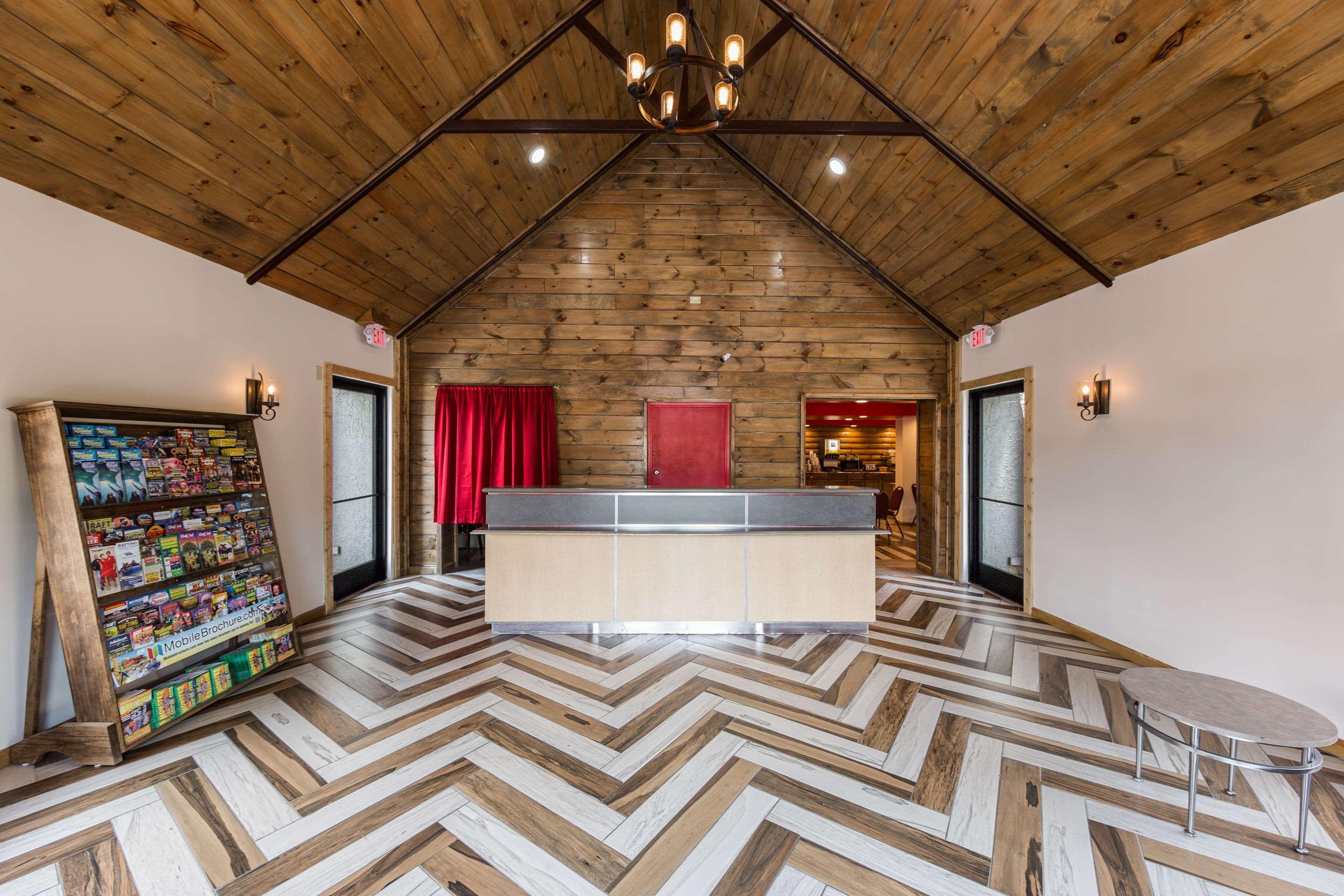 Econo Hotel