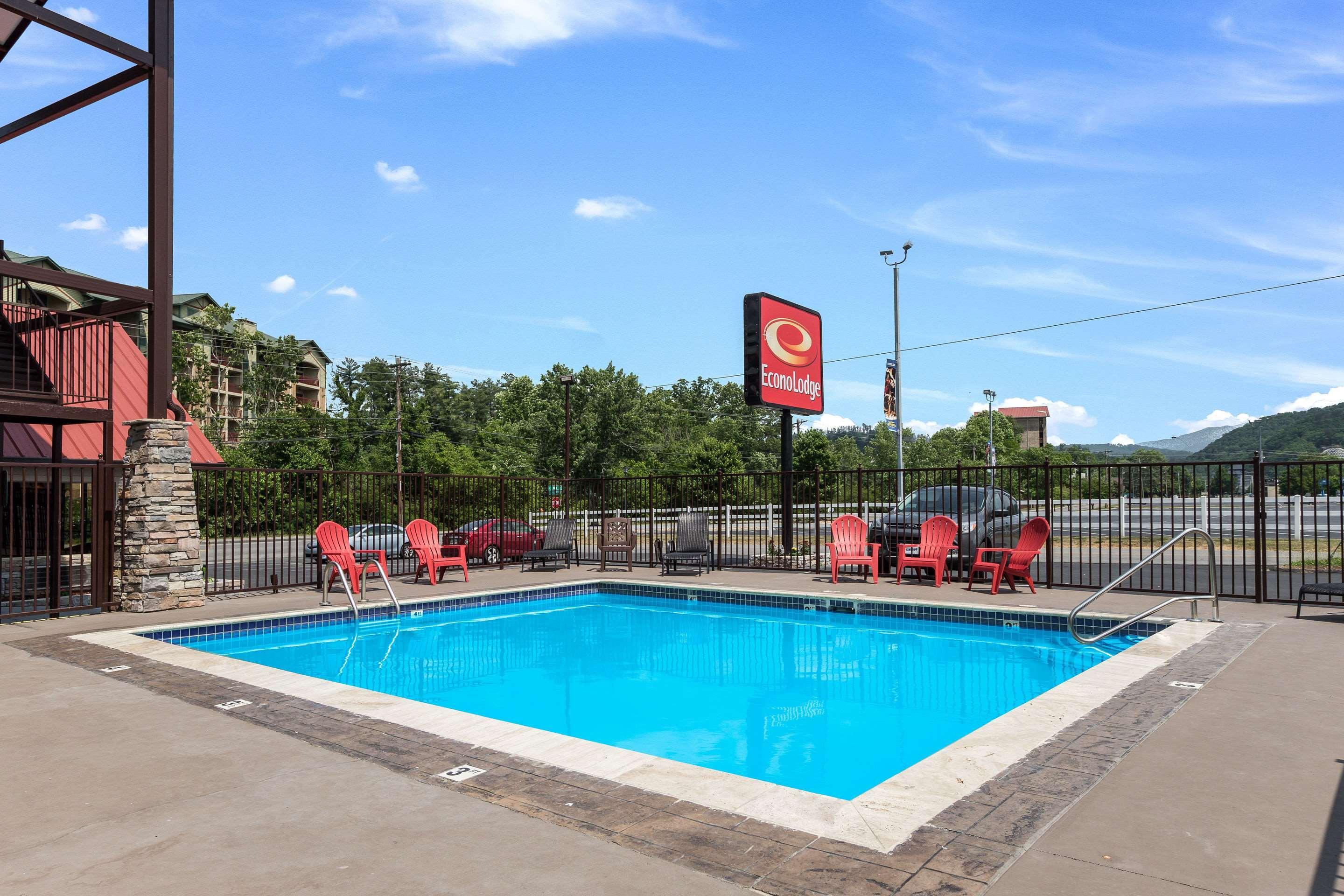 Econo Hotel 2*