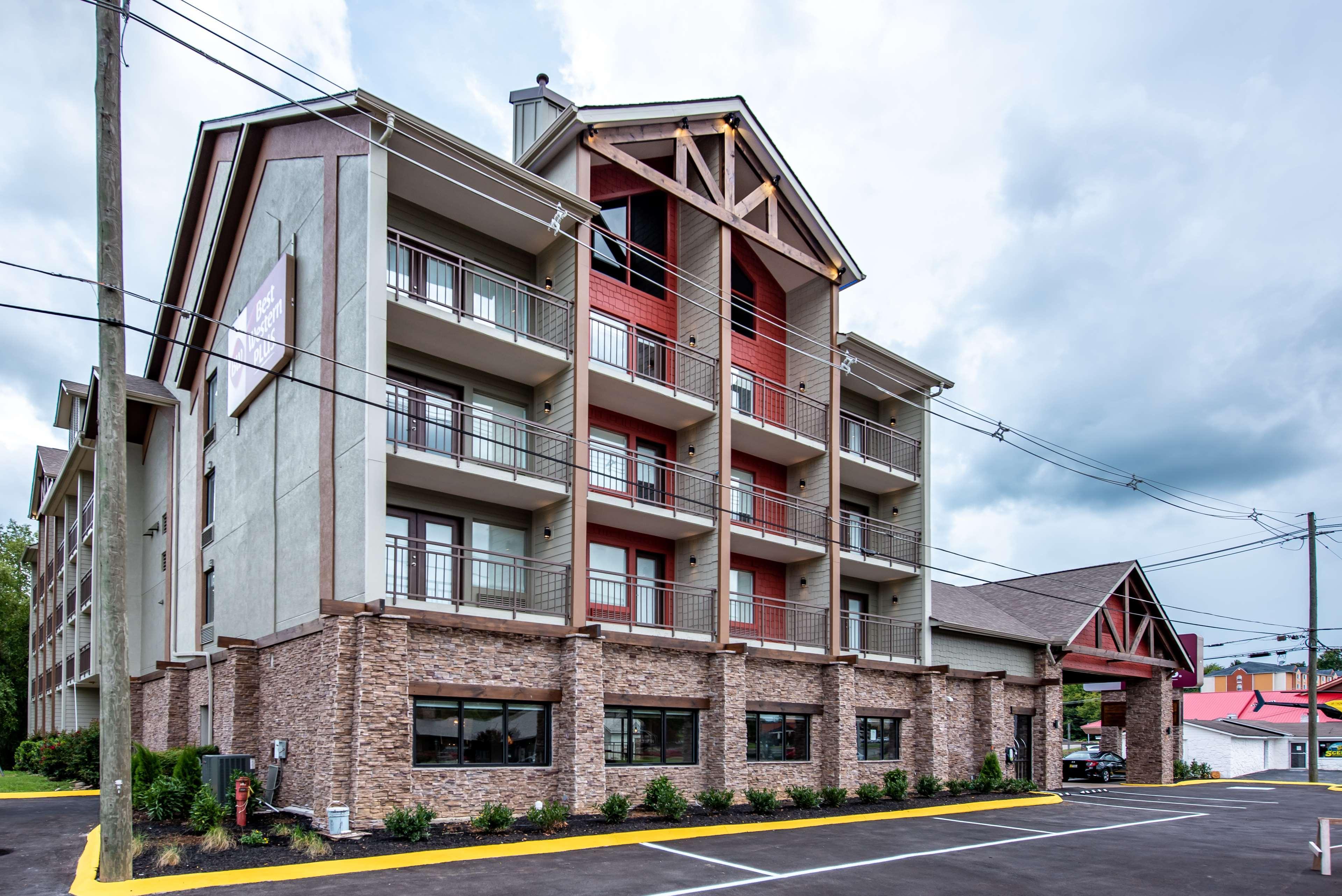 Western Apple Valley Hotel 3*