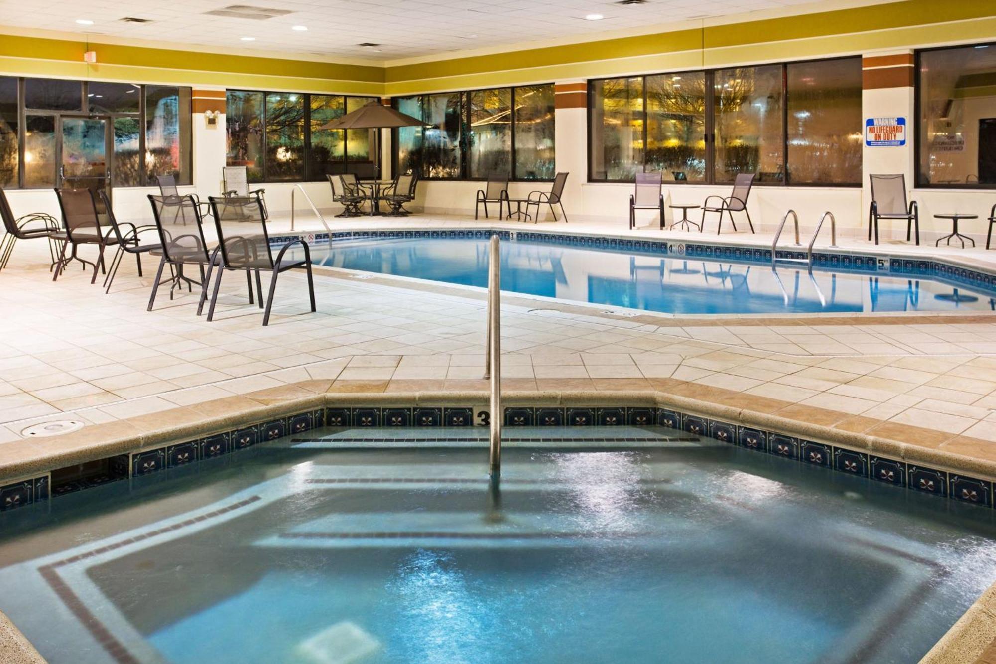 Express & By Ihg Resort 3*