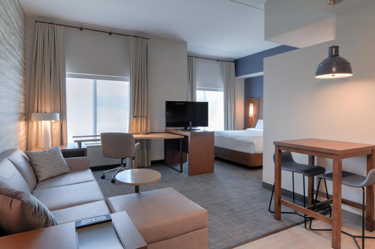 Hotel By Marriott