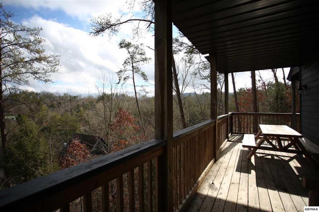 Ole Smoky Retreat Pigeon Forge