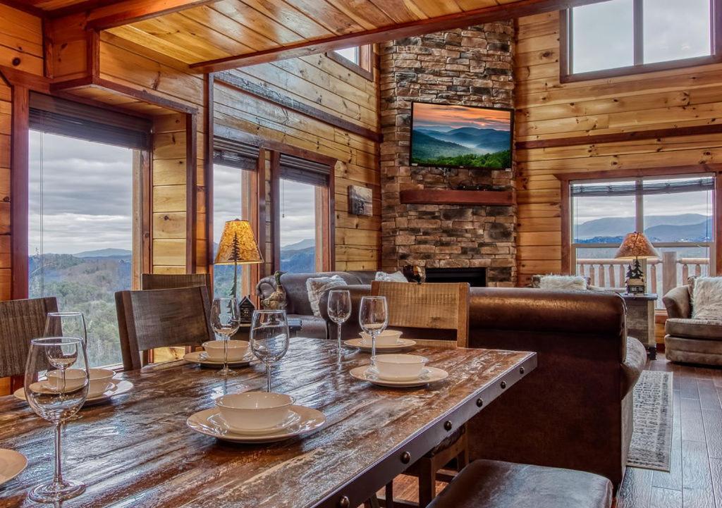 Holiday home Mountain Splash, Private Pool, Theater Room, 1089 Free Tickets Each Paid Day, Dollywood And *