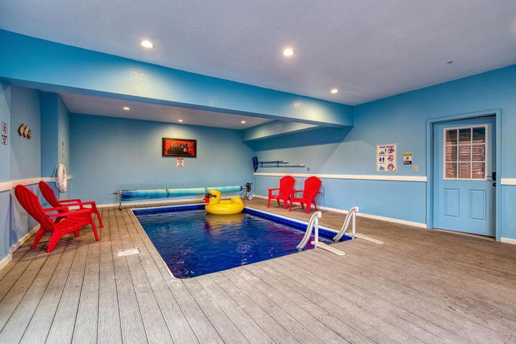 Mountain Splash, Private Pool, Theater Room, 1089 Free Tickets Each Paid Day, Dollywood And