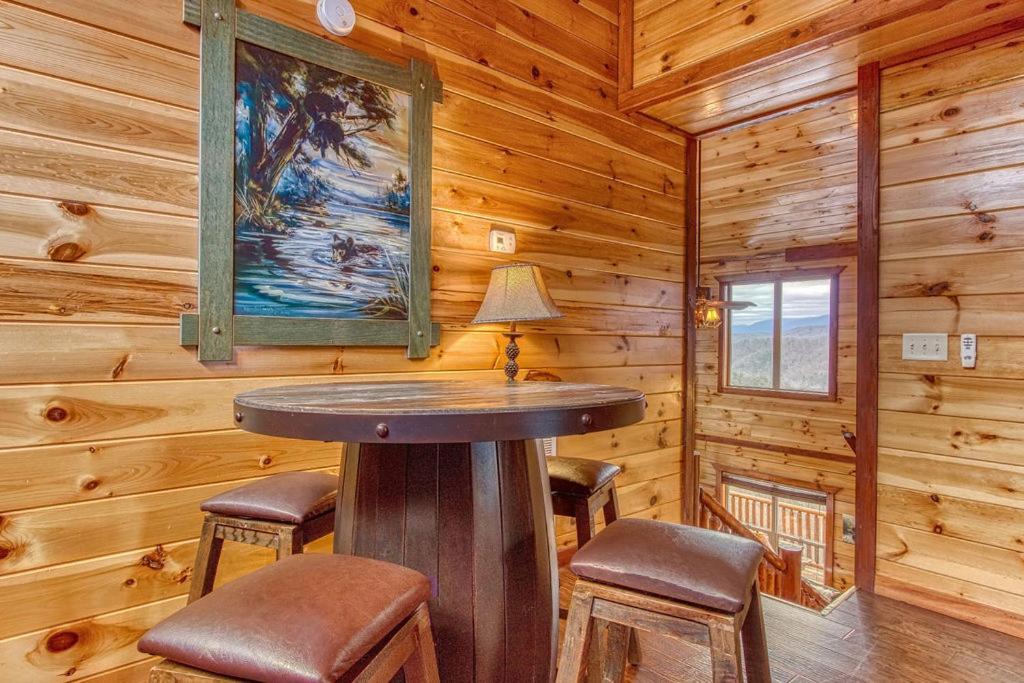 Holiday home Mountain Splash, Private Pool, Theater Room, 1089 Free Tickets Each Paid Day, Dollywood And