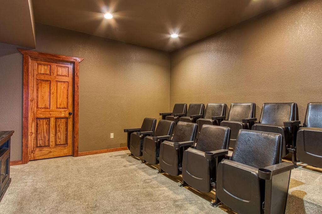 Holiday home Mountain Splash, Private Pool, Theater Room, 1089 Free Tickets Each Paid Day, Dollywood And *