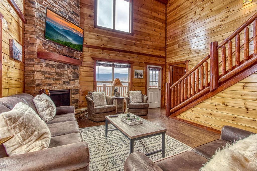 Holiday home Mountain Splash, Private Pool, Theater Room, 1089 Free Tickets Each Paid Day, Dollywood And Pigeon Forge