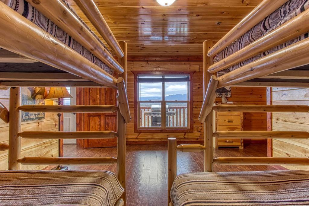 Holiday home Mountain Splash, Private Pool, Theater Room, 1089 Free Tickets Each Paid Day, Dollywood And