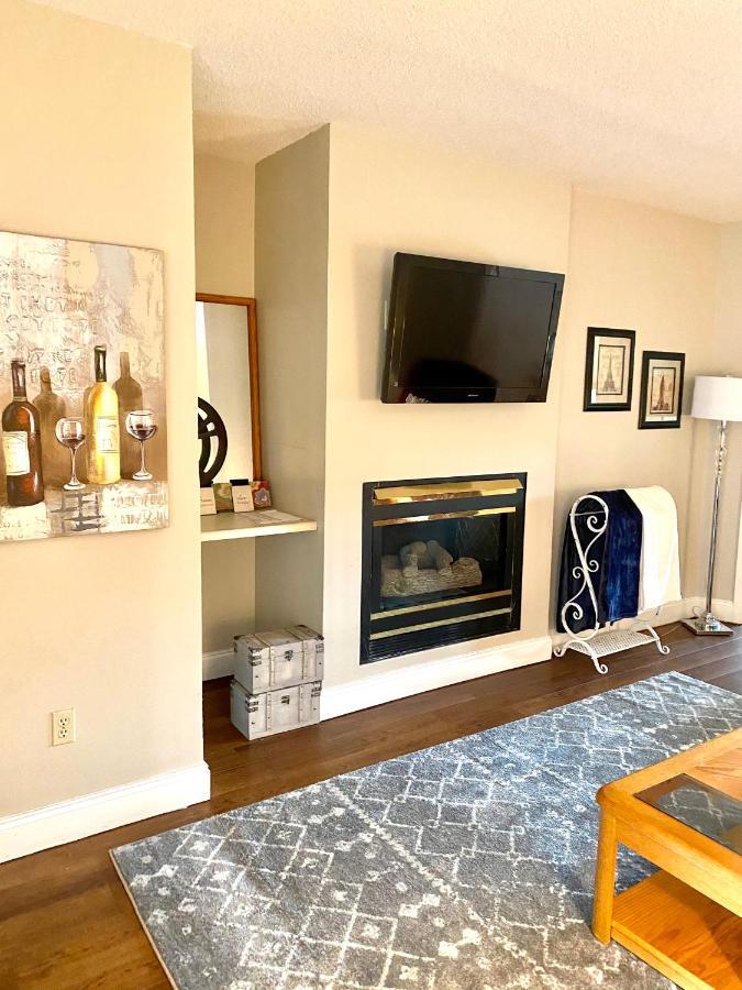 River Place #205 2bd Holiday home *
