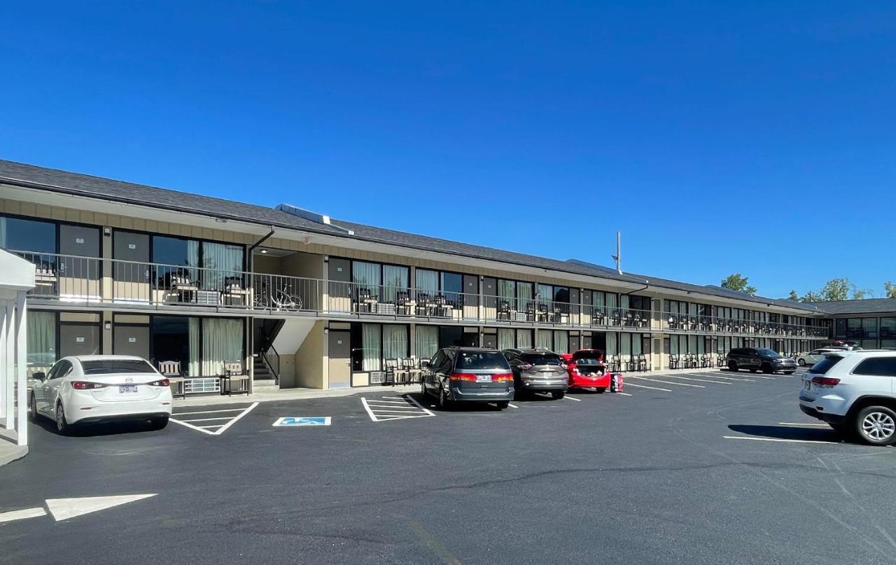 Travelodge By Wyndham Dollywood Lane Hotel 2*