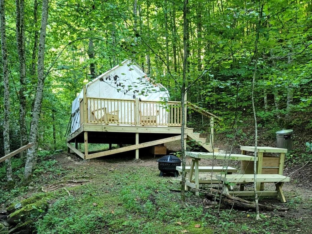 Tentrr Signature Site - Happy Hollow Hideaway Creekside Luxury tent *