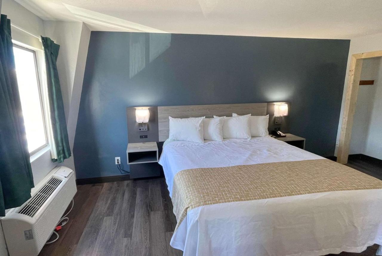 Travelodge By Wyndham Dollywood Lane Hotel 2*