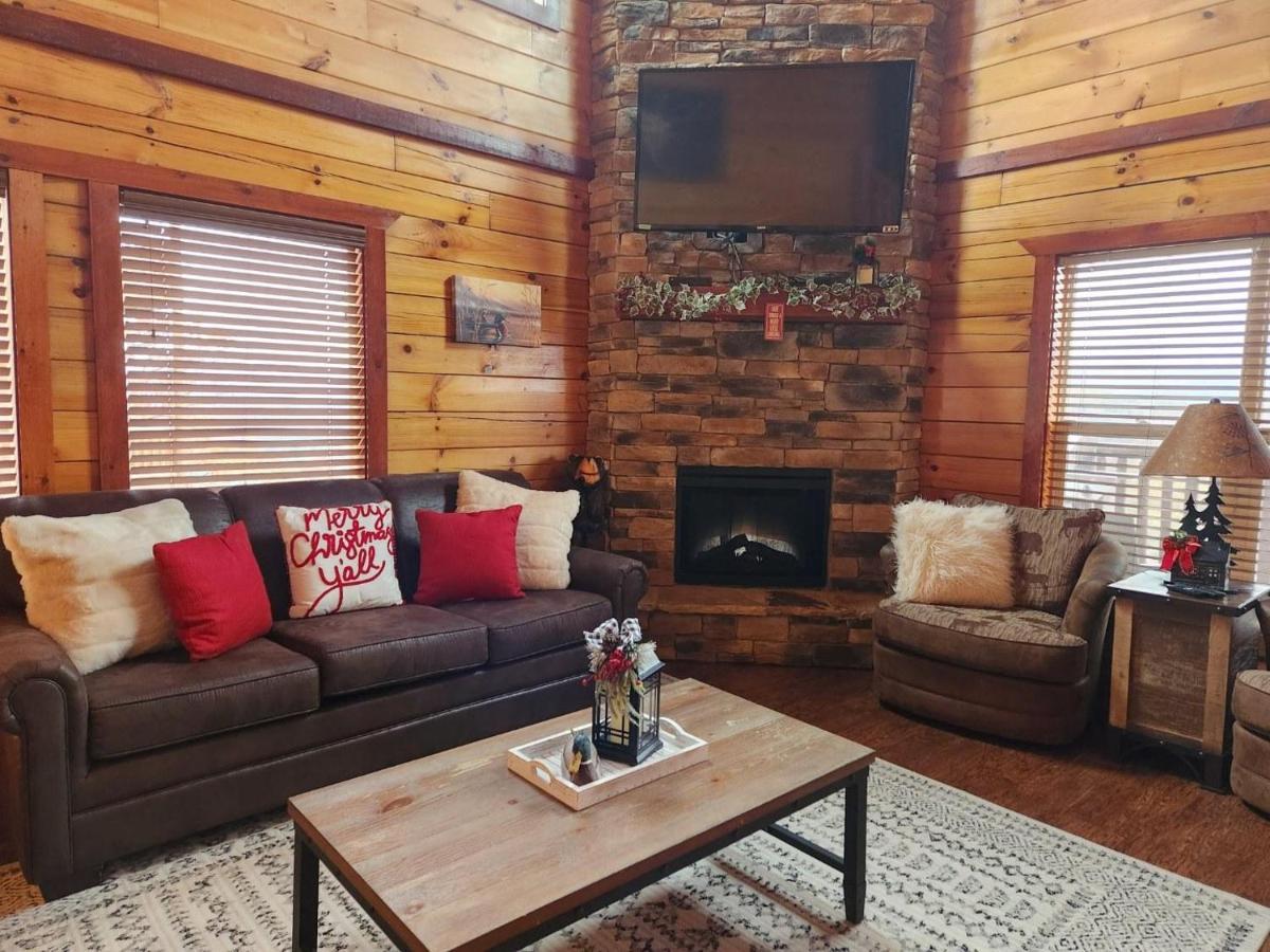 Mountain Splash, Private Pool, Theater Room, 1089 Free Tickets Each Paid Day, Dollywood And Holiday home