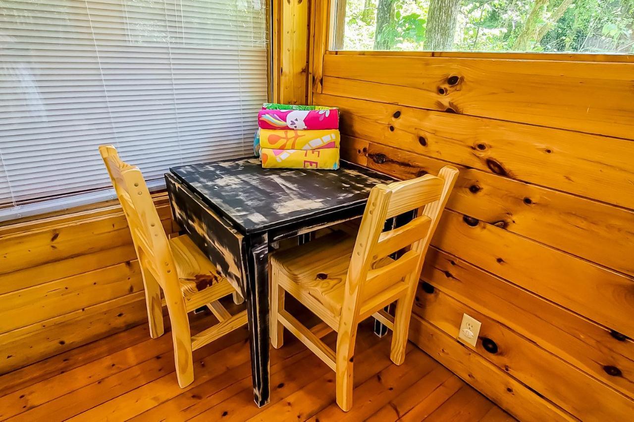 Holiday home Across The Creek Pigeon Forge