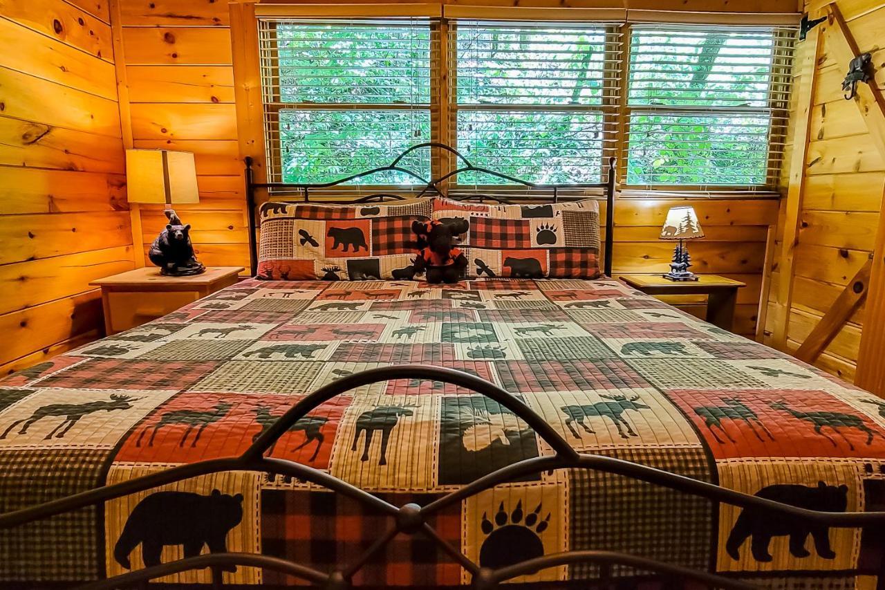 Holiday home Across The Creek Pigeon Forge