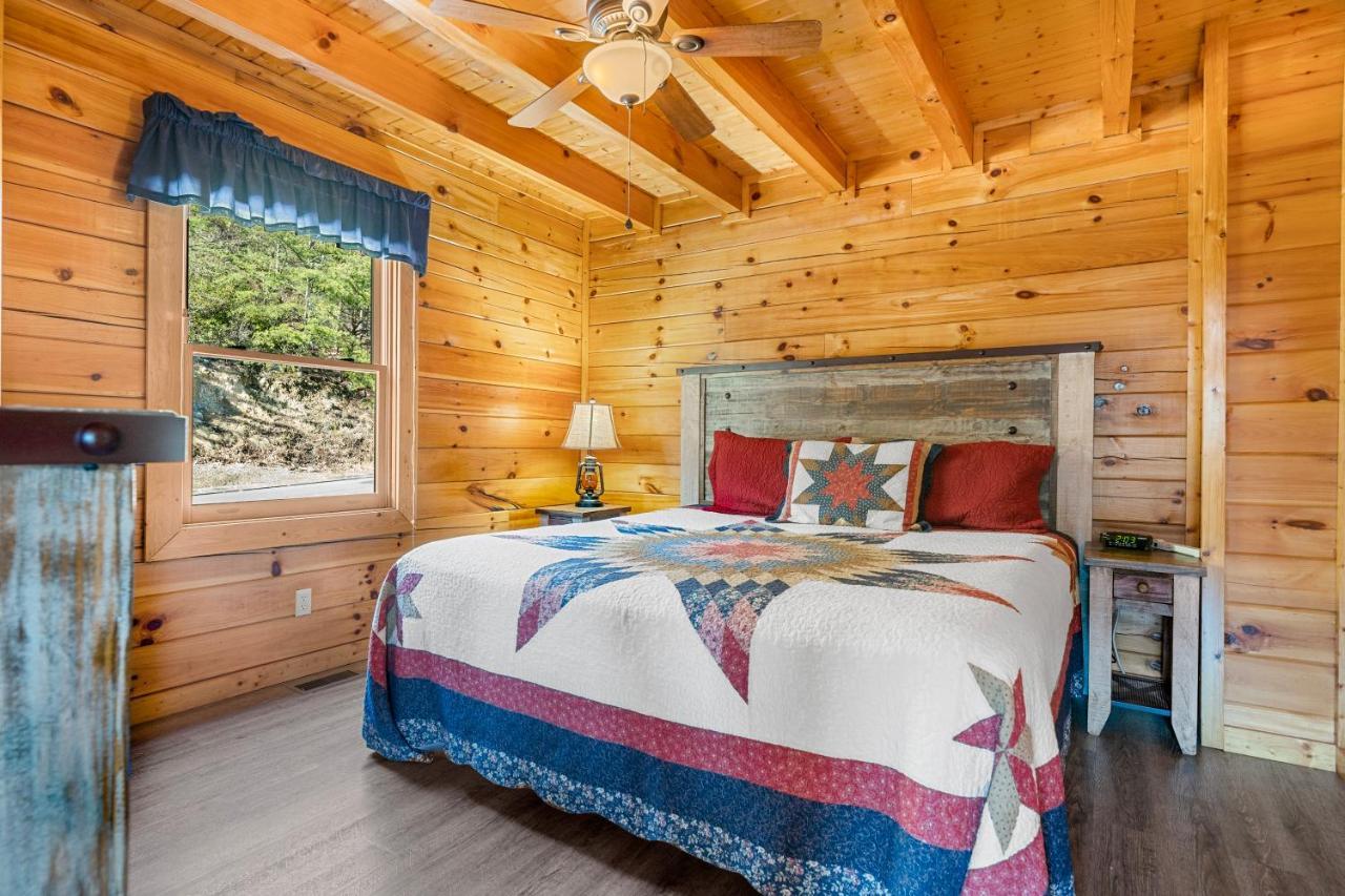 Holiday home A Higher Calling, 1089 Of Free Area Attraction Tickets For Each Paid Day, Dollywood And More! Pigeon Forge