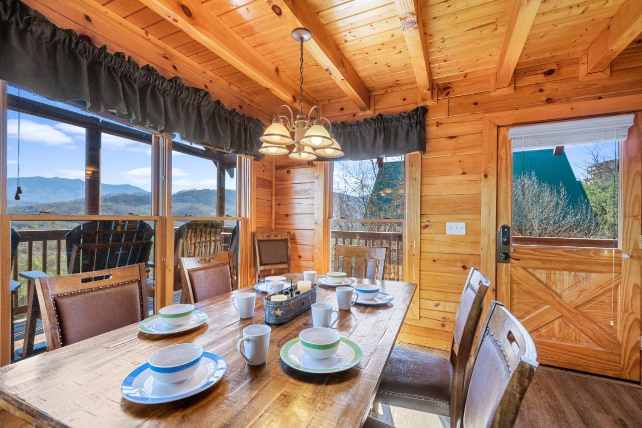 Holiday home A Higher Calling, 1089 Of Free Area Attraction Tickets For Each Paid Day, Dollywood And More! Pigeon Forge