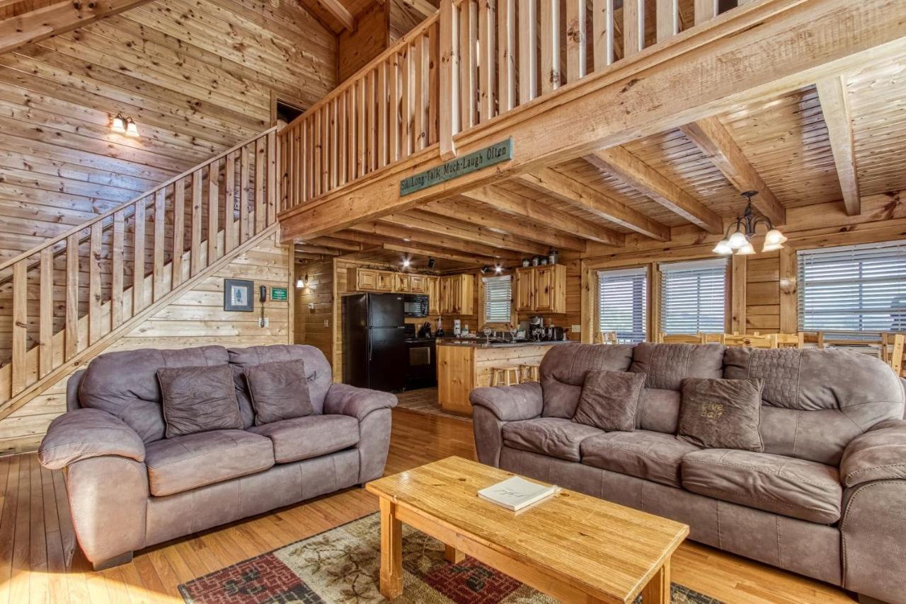 Ern864 - The Cedars - Great Location! Close To The Action! Holiday home *