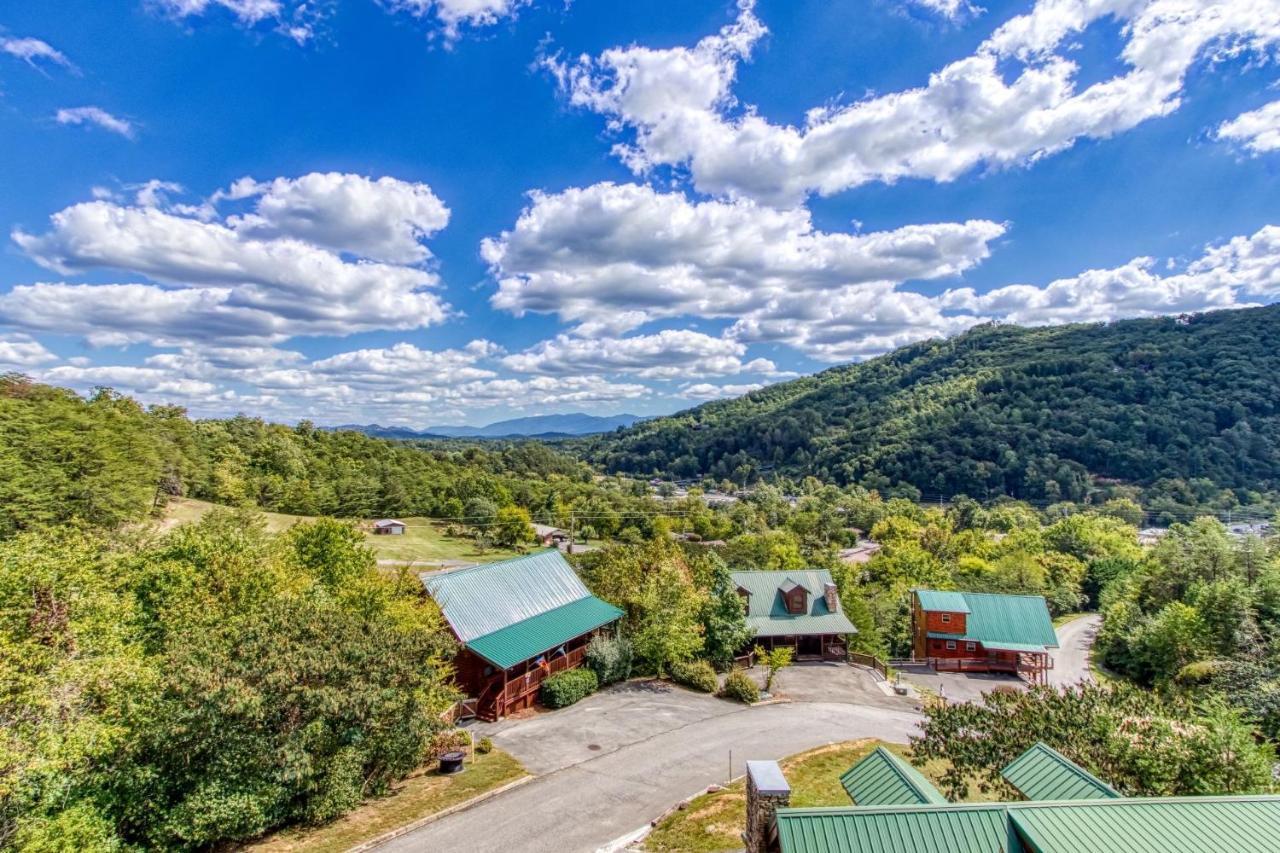 Ern864 - The Cedars - Great Location! Close To The Action! Holiday home Pigeon Forge