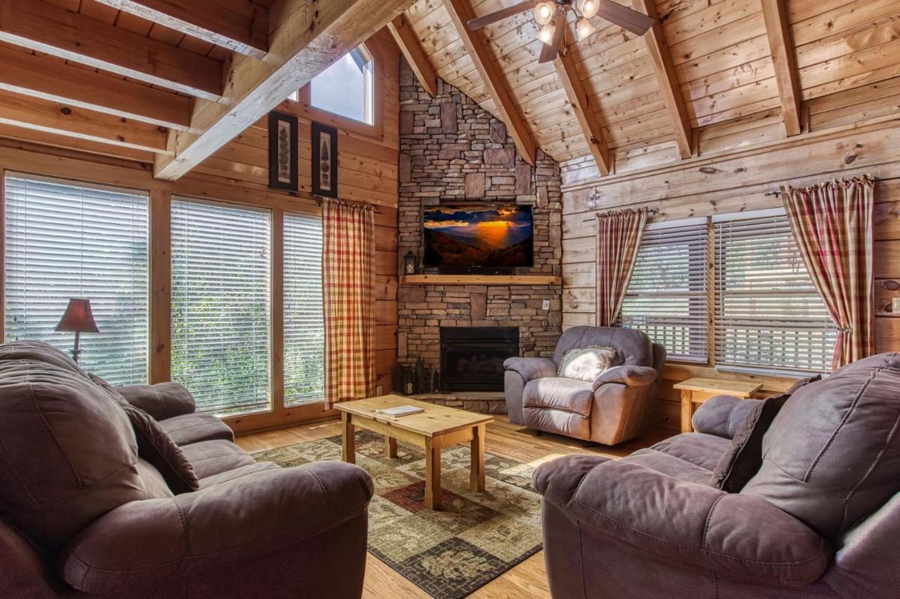 Ern864 - The Cedars - Great Location! Close To The Action!