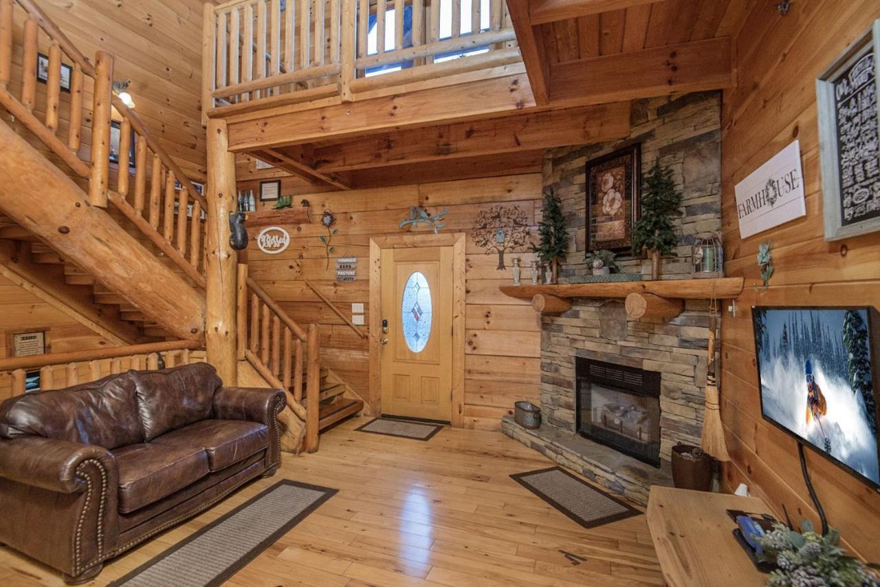 Ern854 - Wagon Wheel - Great Location! Close To The Action! Holiday home *