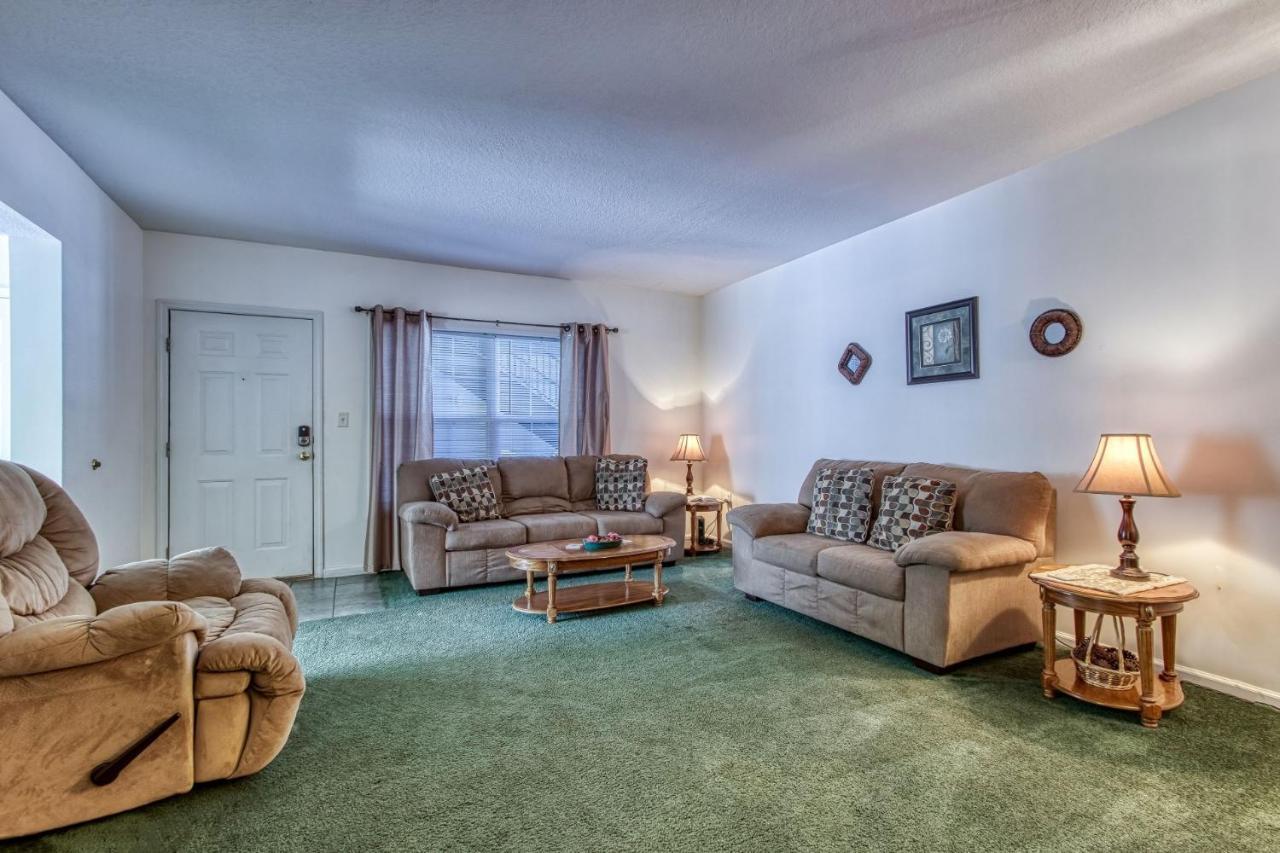 Apartment Colonial Crest 110 - Great Location! - Walk To Town!