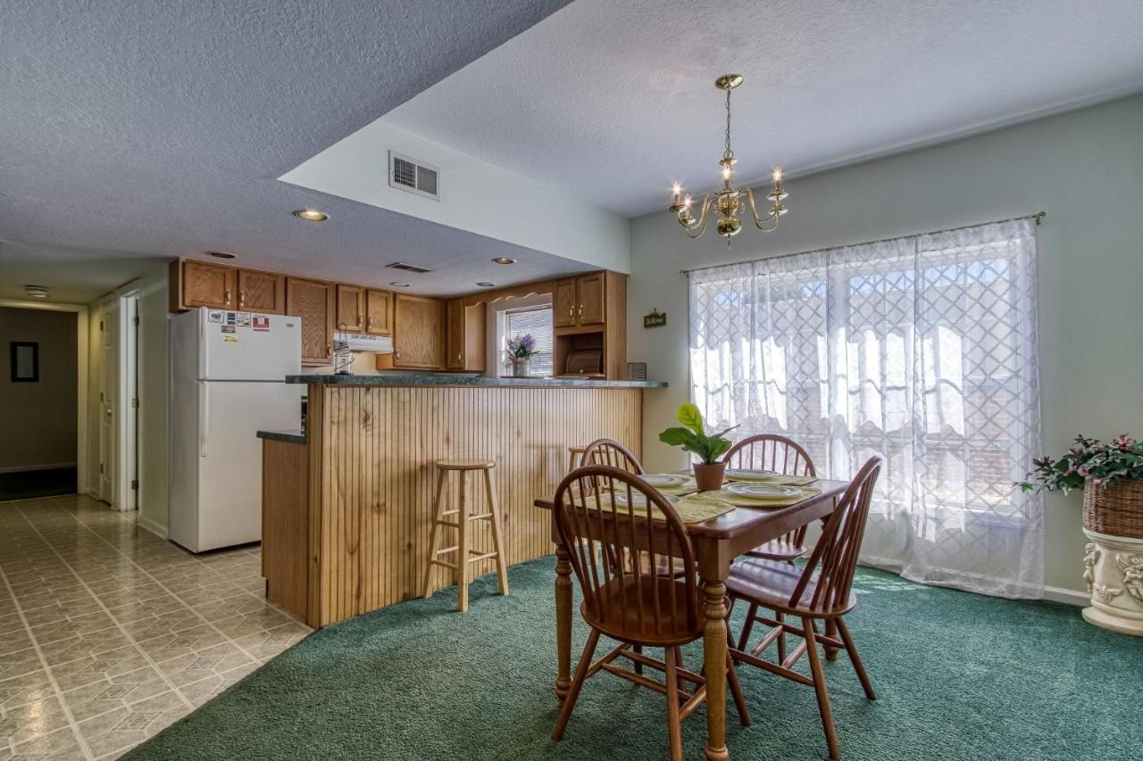 Colonial Crest 110 - Great Location! - Walk To Town! * Pigeon Forge