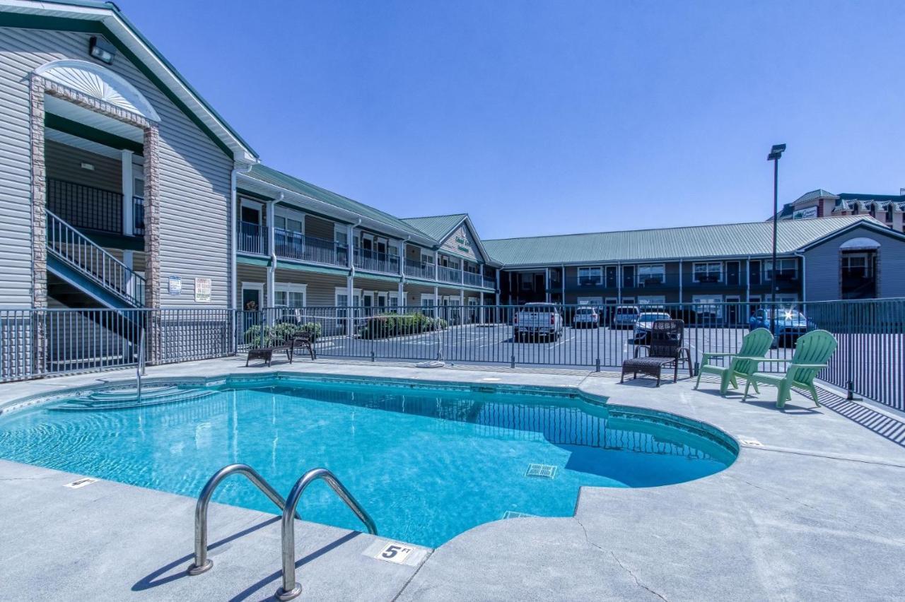 Apartment Colonial Crest 110 - Great Location! - Walk To Town! Pigeon Forge