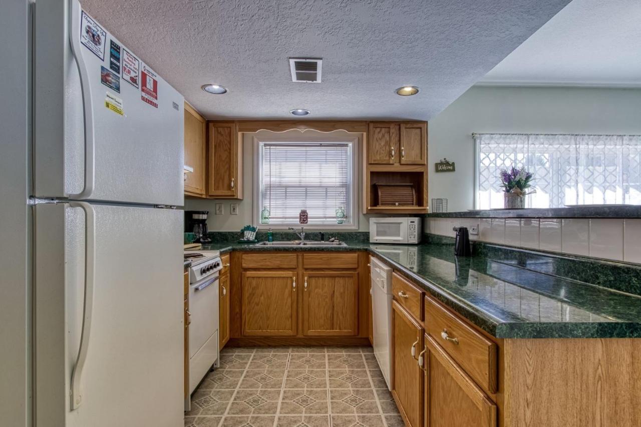 Colonial Crest 110 - Great Location! - Walk To Town!