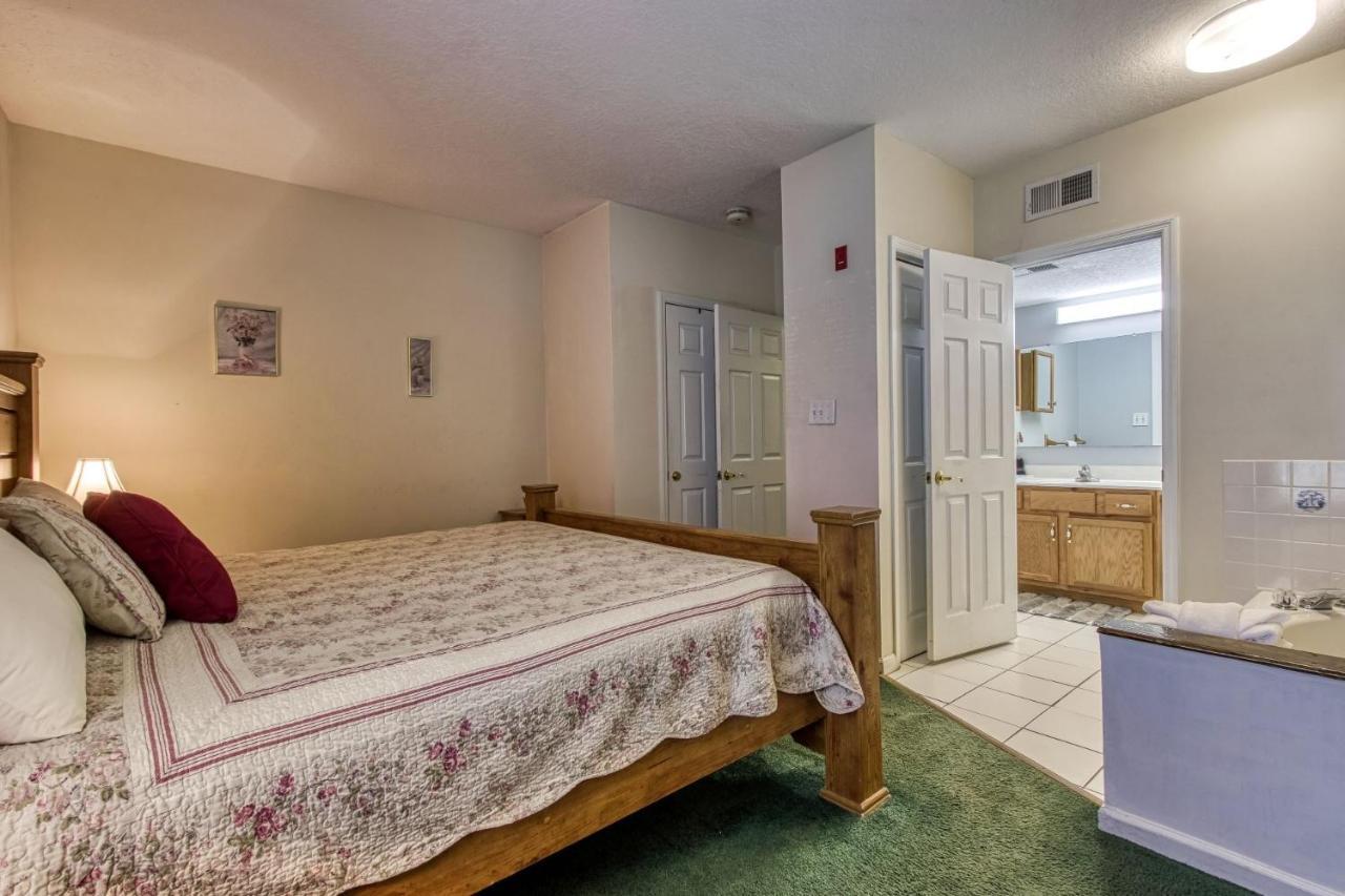 Colonial Crest 110 - Great Location! - Walk To Town! *