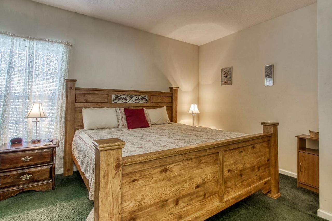 Colonial Crest 110 - Great Location! - Walk To Town!