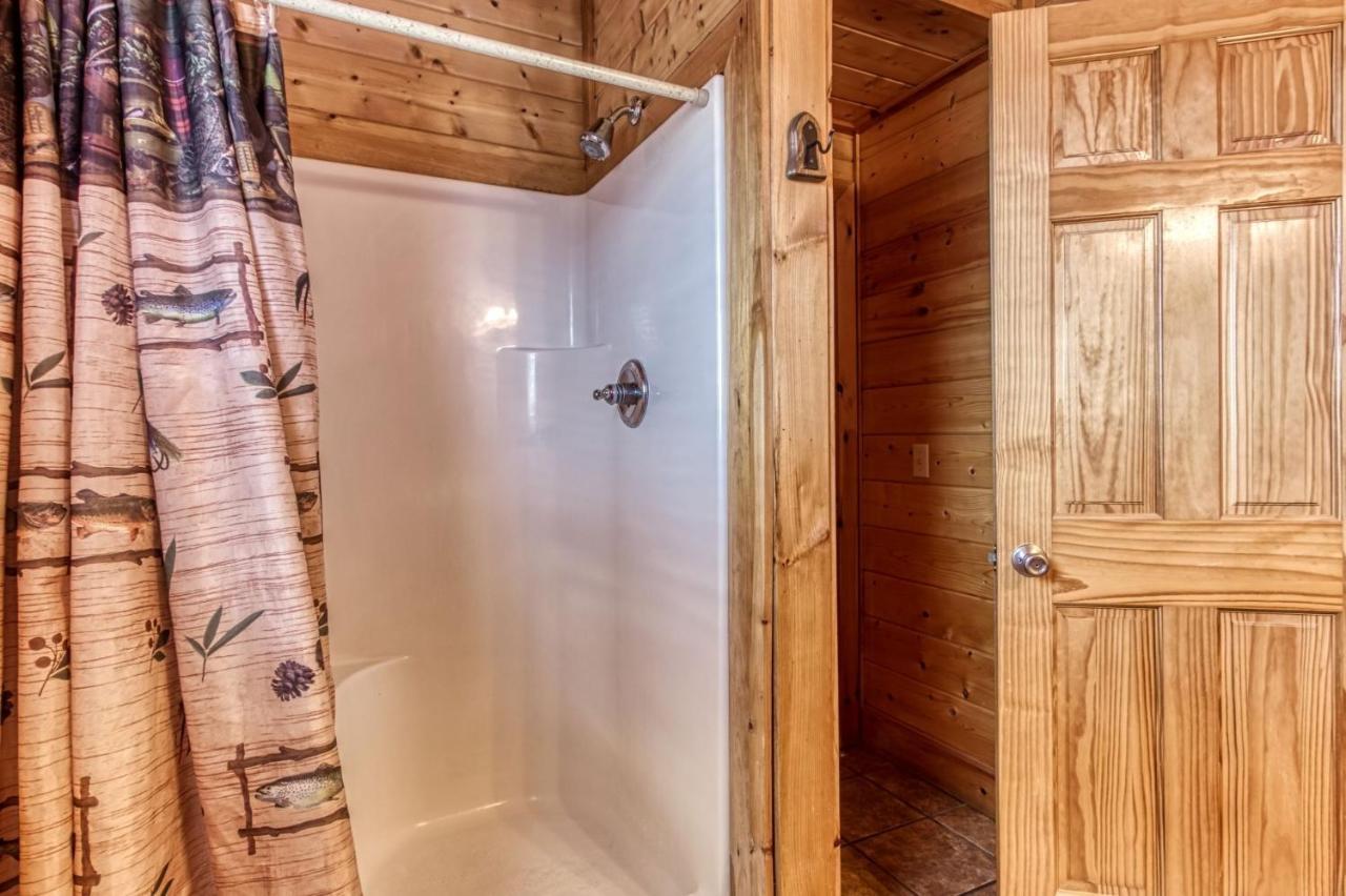 Ern864 - The Cedars - Great Location! Close To The Action! Holiday home Pigeon Forge