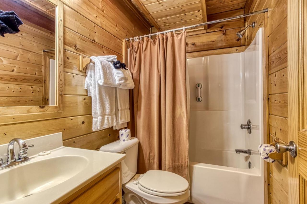 Ern864 - The Cedars - Great Location! Close To The Action! Holiday home Pigeon Forge