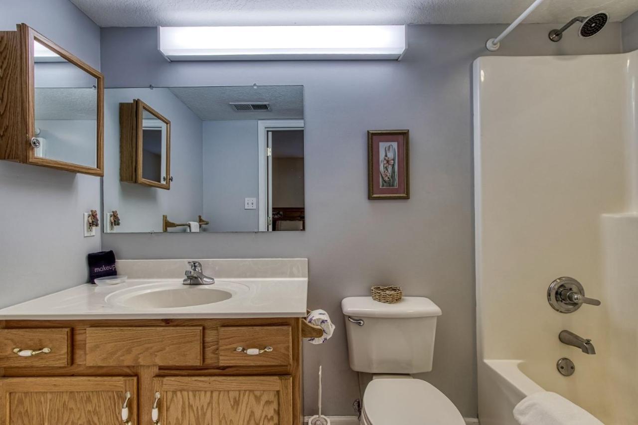 Apartment Colonial Crest 110 - Great Location! - Walk To Town! Pigeon Forge