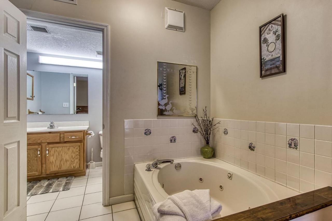 Colonial Crest 110 - Great Location! - Walk To Town! Apartment