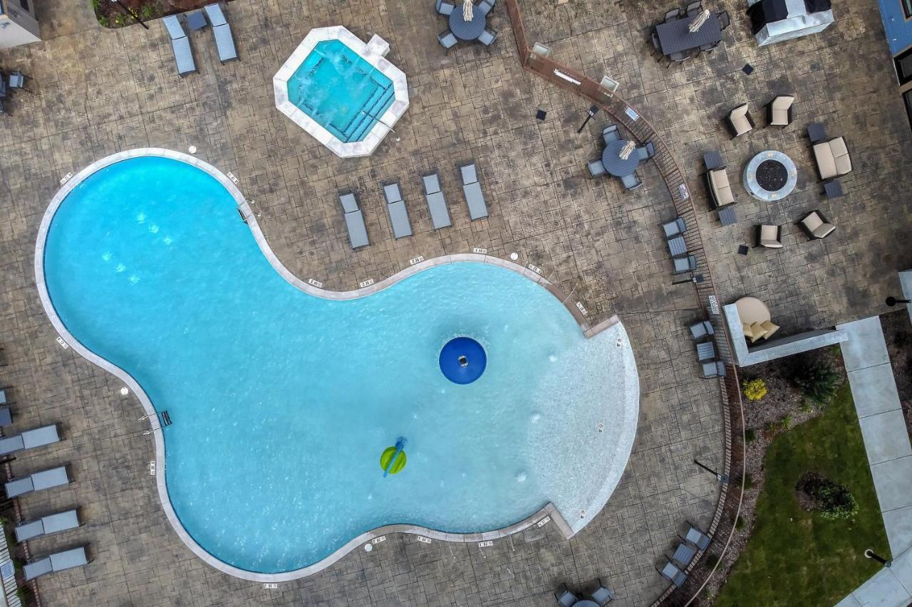 By Marriott * Pigeon Forge