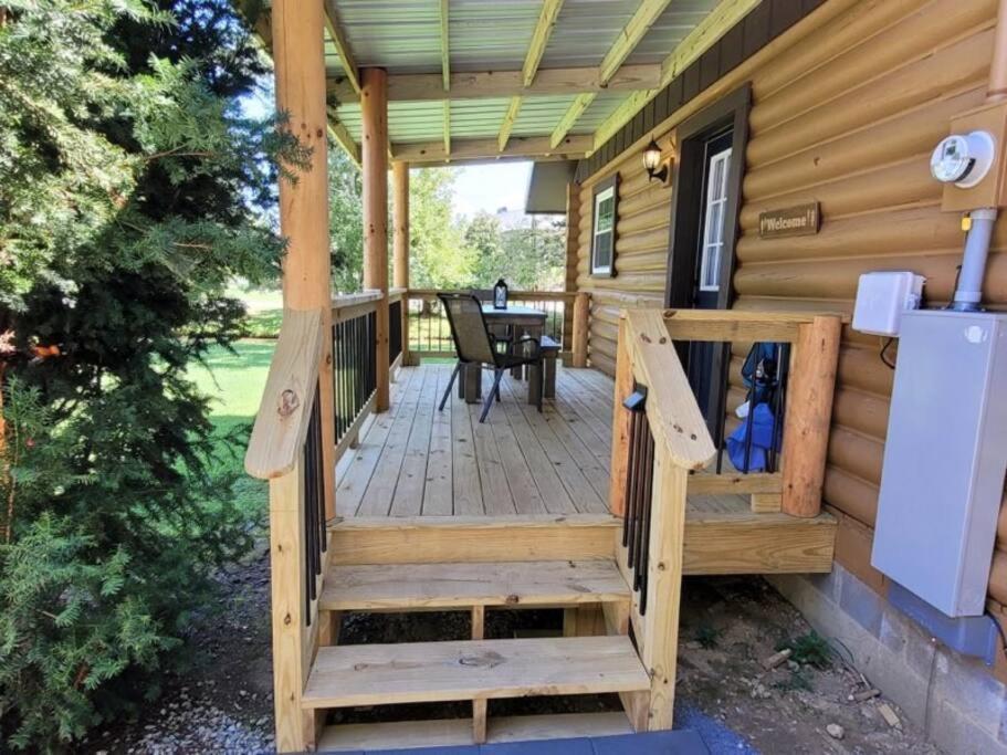 Holiday home Creekside Hideaway - Real Log W/great Location *