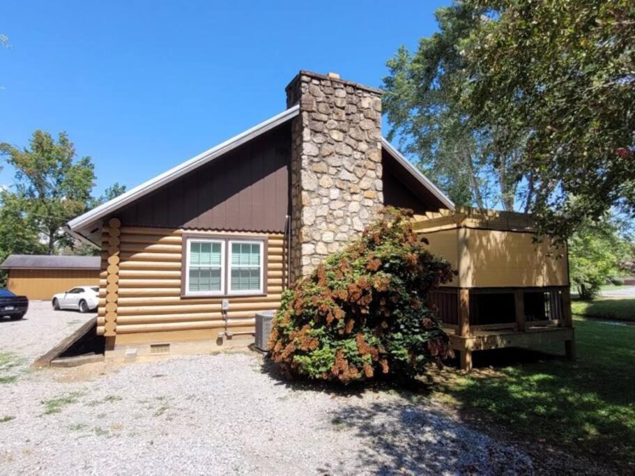 Holiday home Creekside Hideaway - Real Log W/great Location