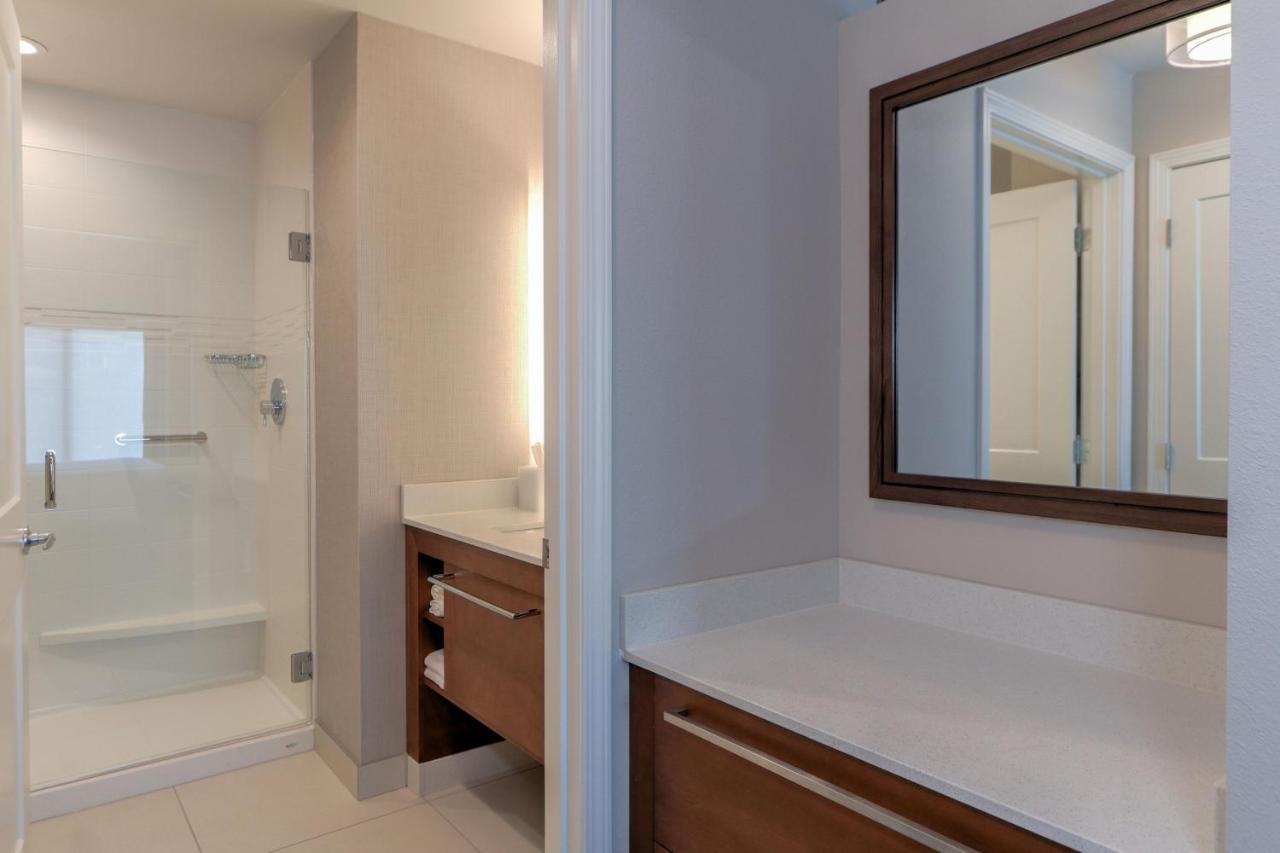 Hotel By Marriott *