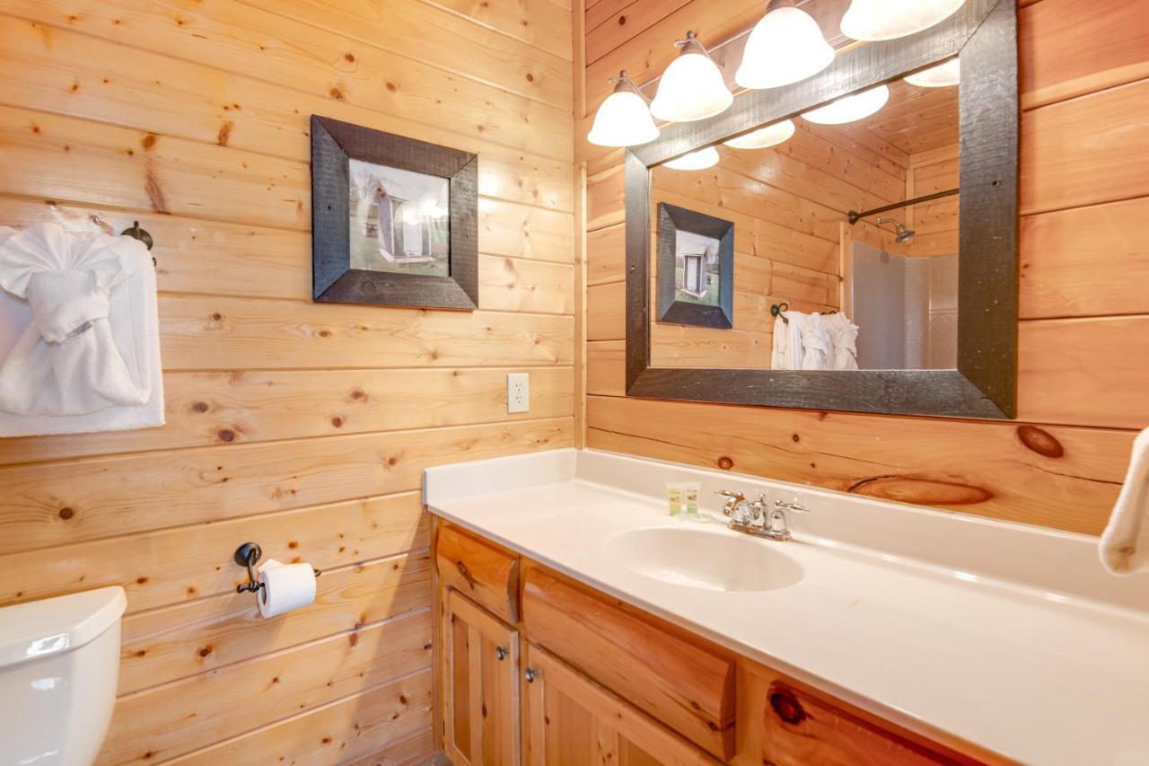 Paradise Retreat Holiday home Pigeon Forge