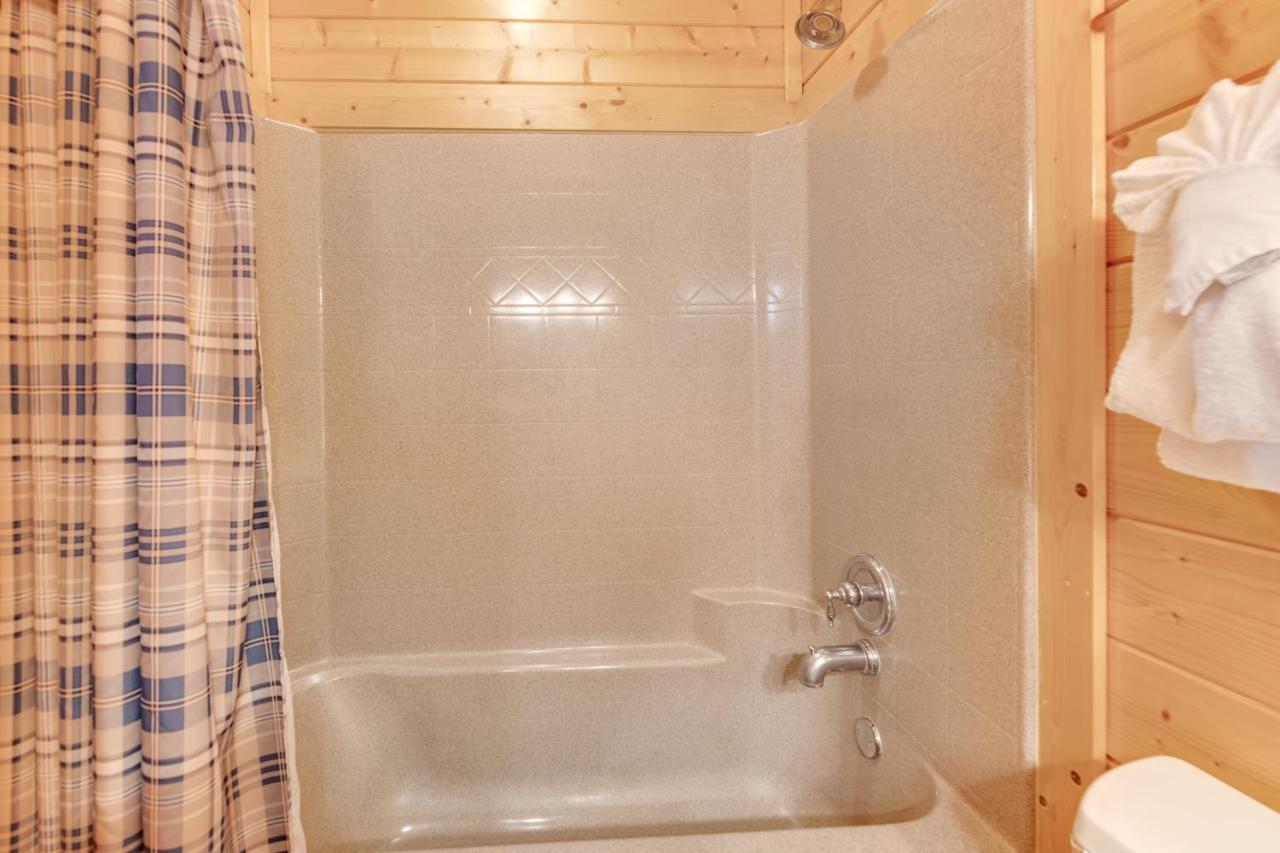 Paradise Retreat Holiday home Pigeon Forge