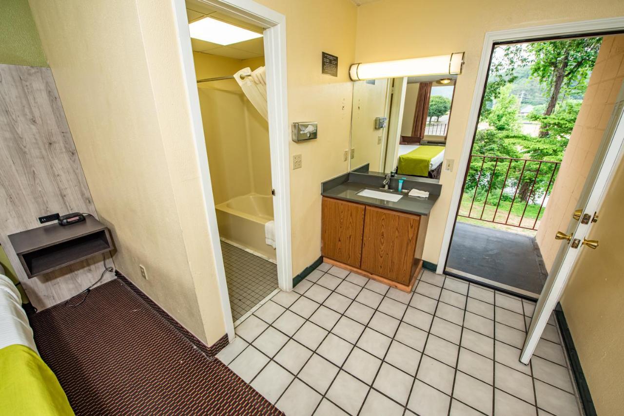Motel River Place 3*